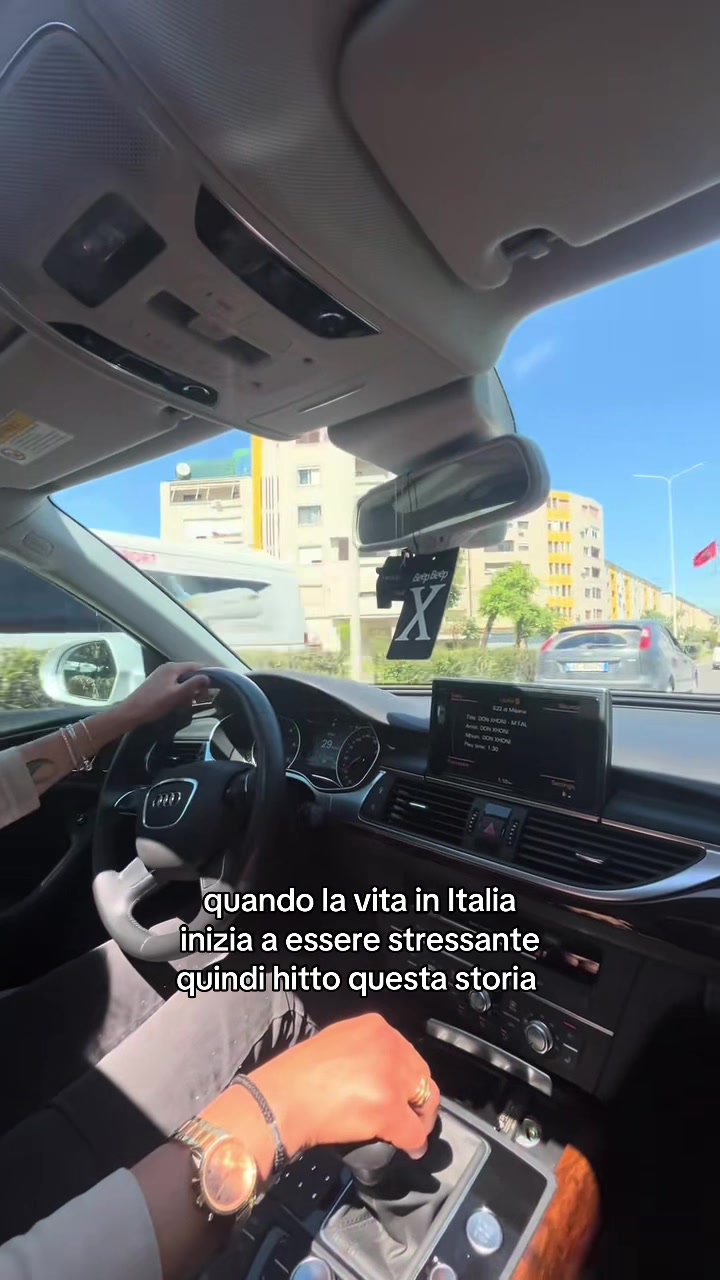 @isa🇦🇱