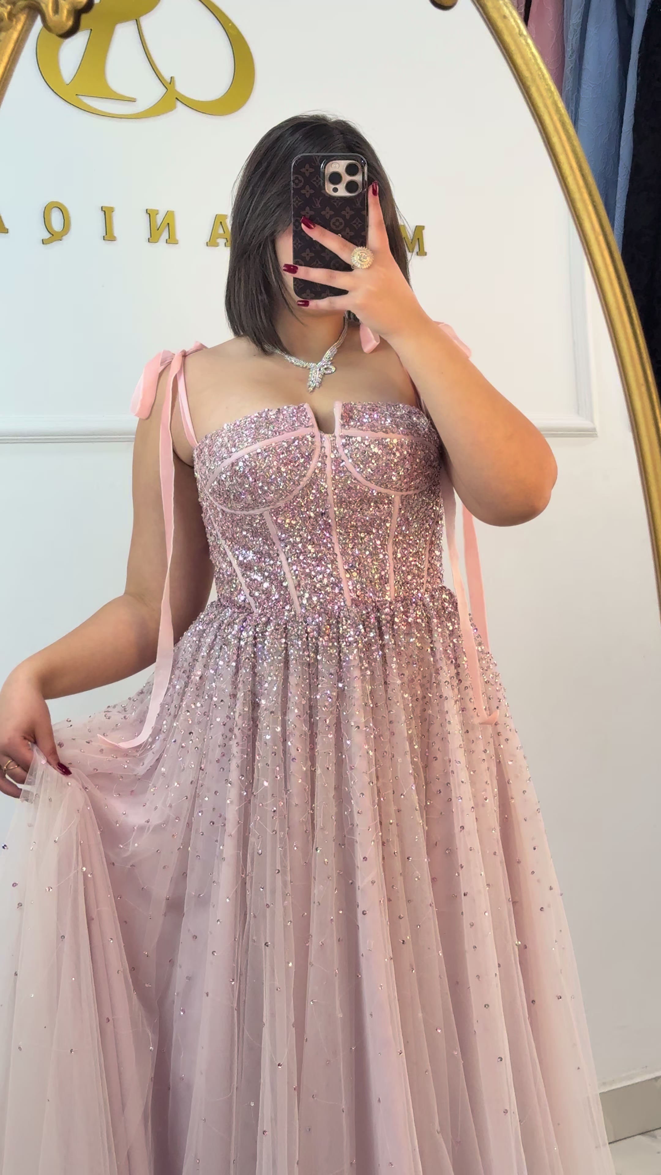 @Miss aniqa 24