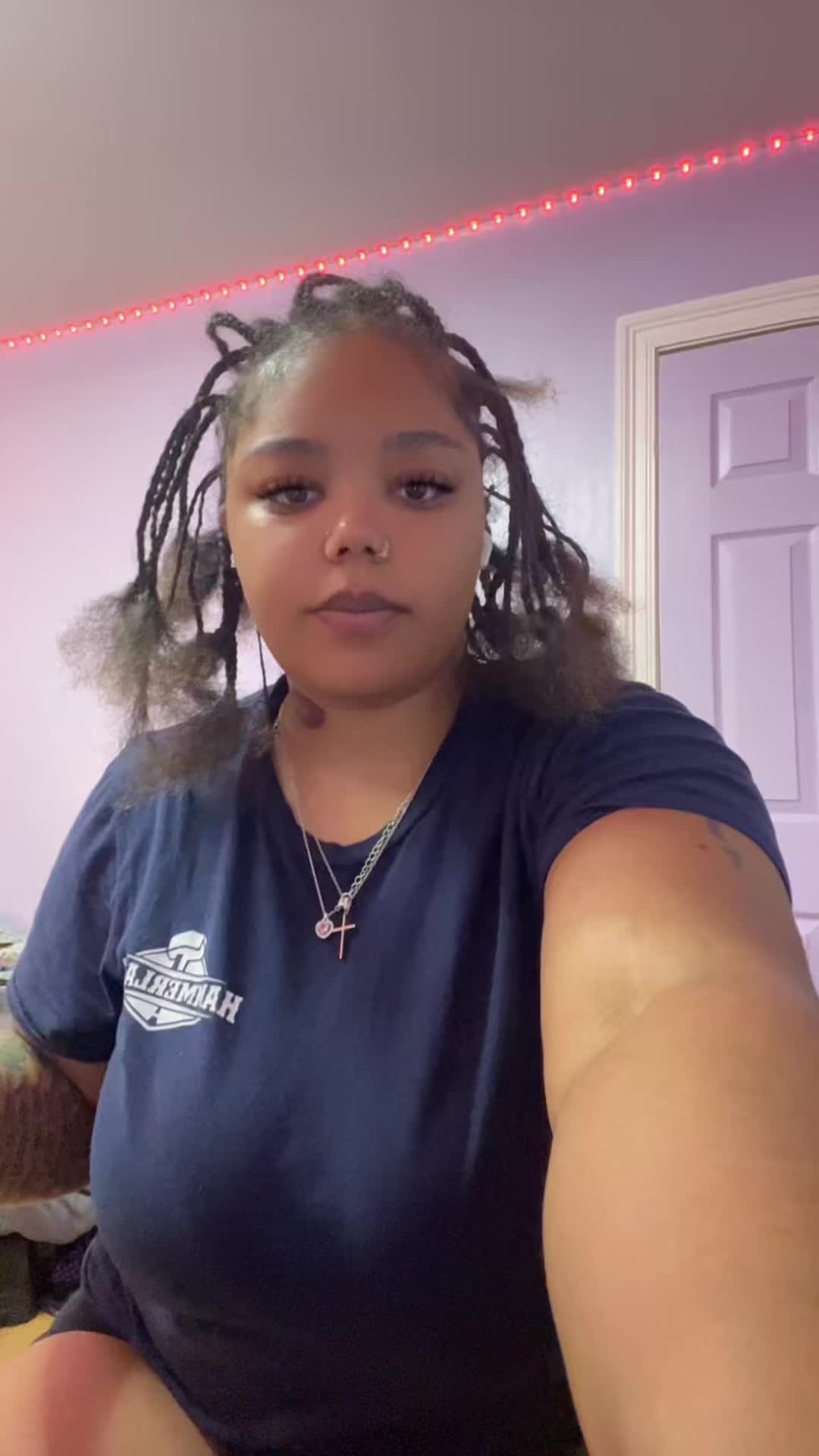 @thelyssarayne