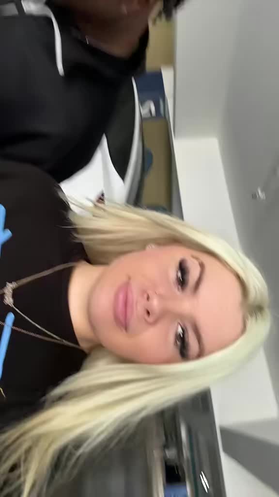 @Angel 🦋