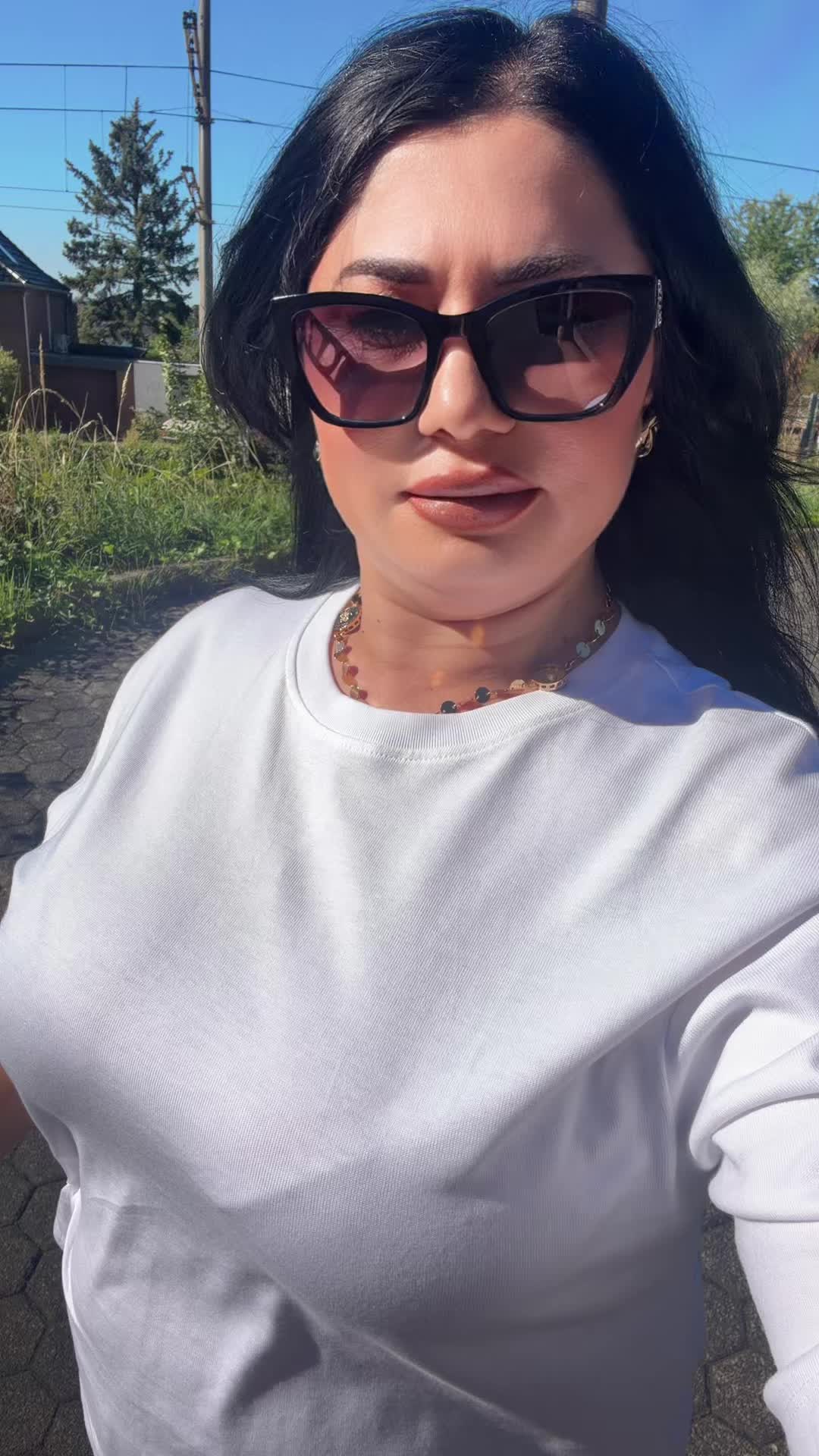 @Manuela Elena