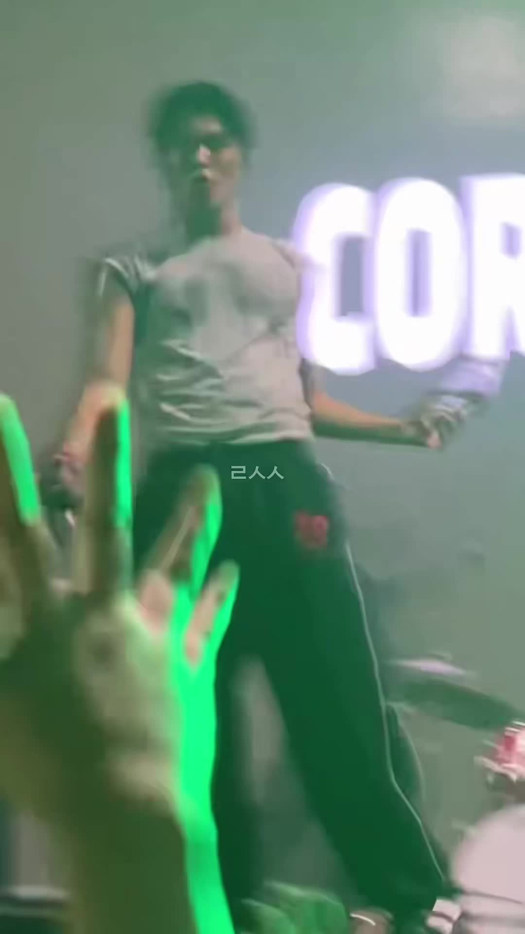 @✰