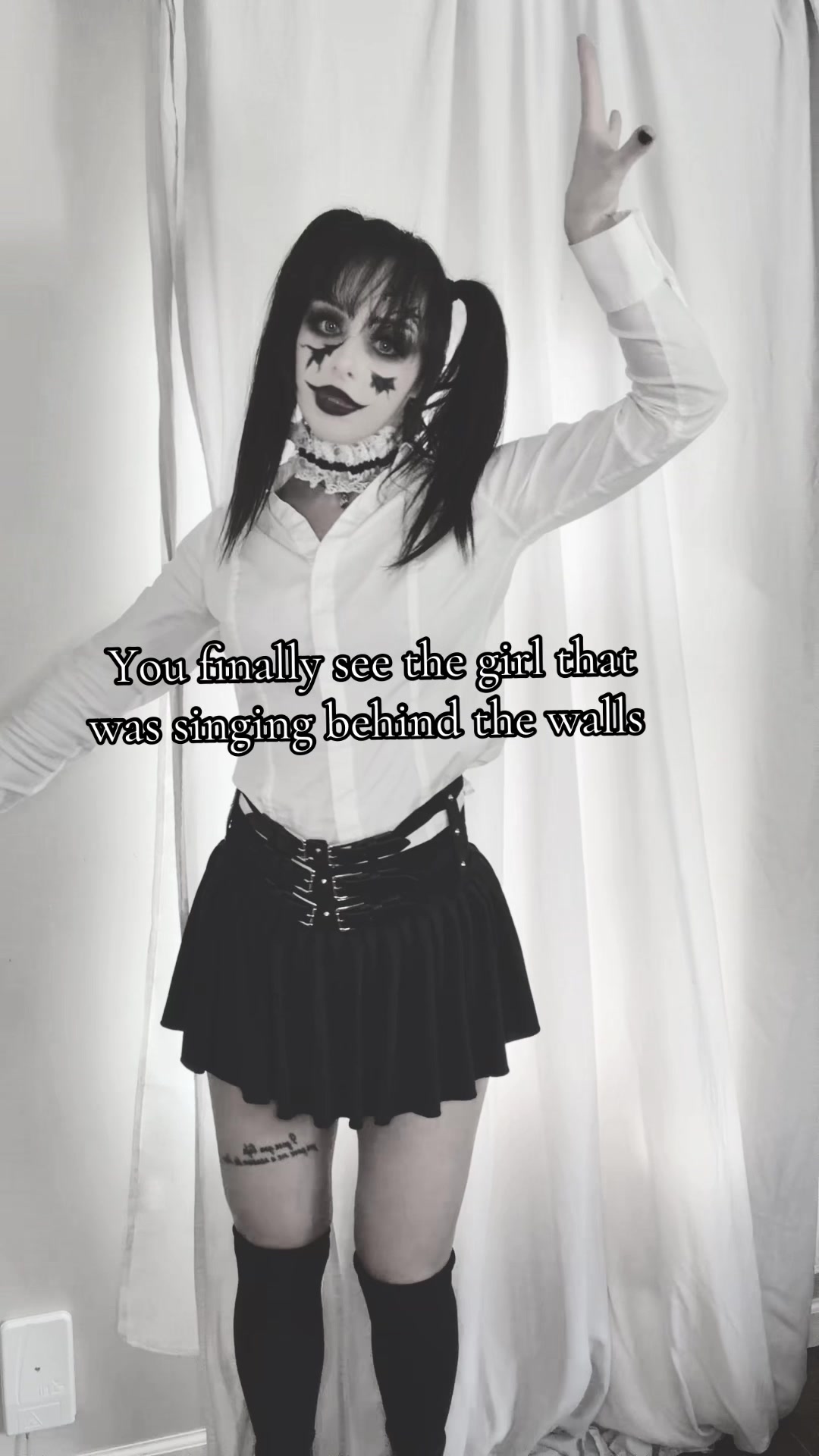@rosesreadsandcosplay