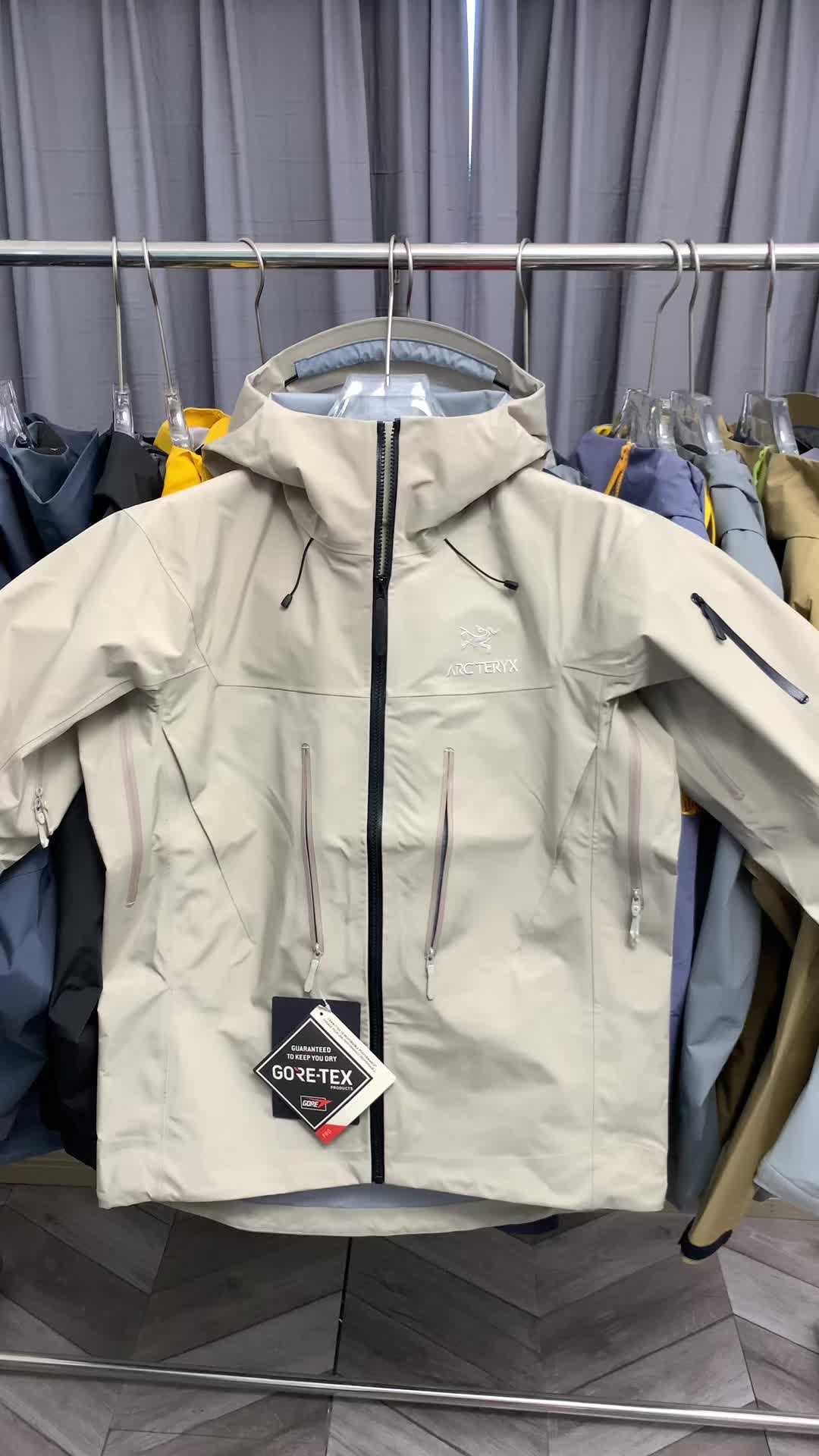 @skiingjacket