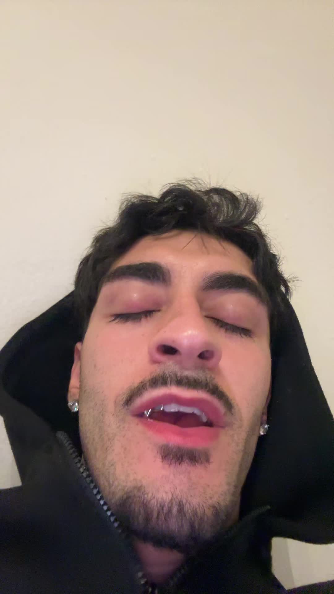 @Emazzz 👺🦈