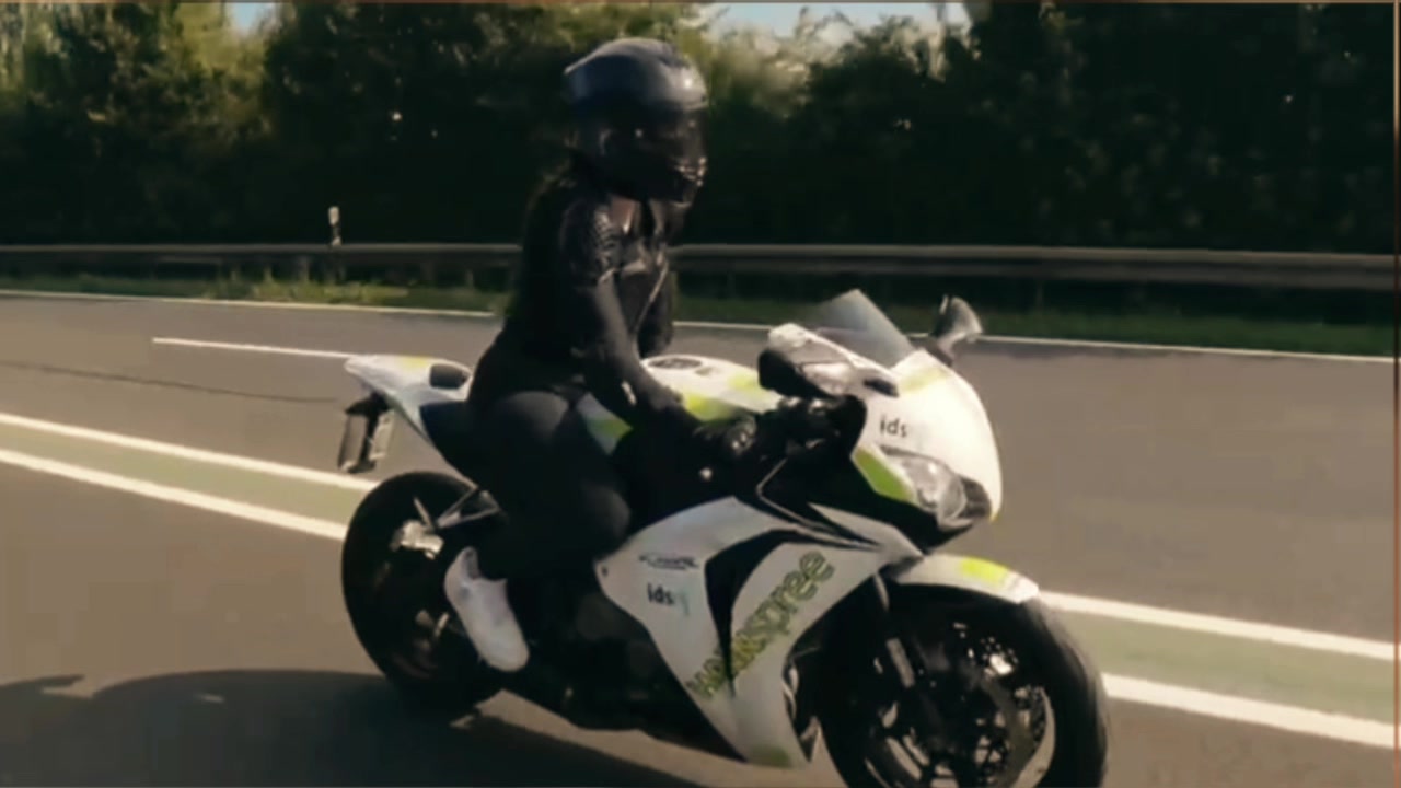 @lisa1000rr