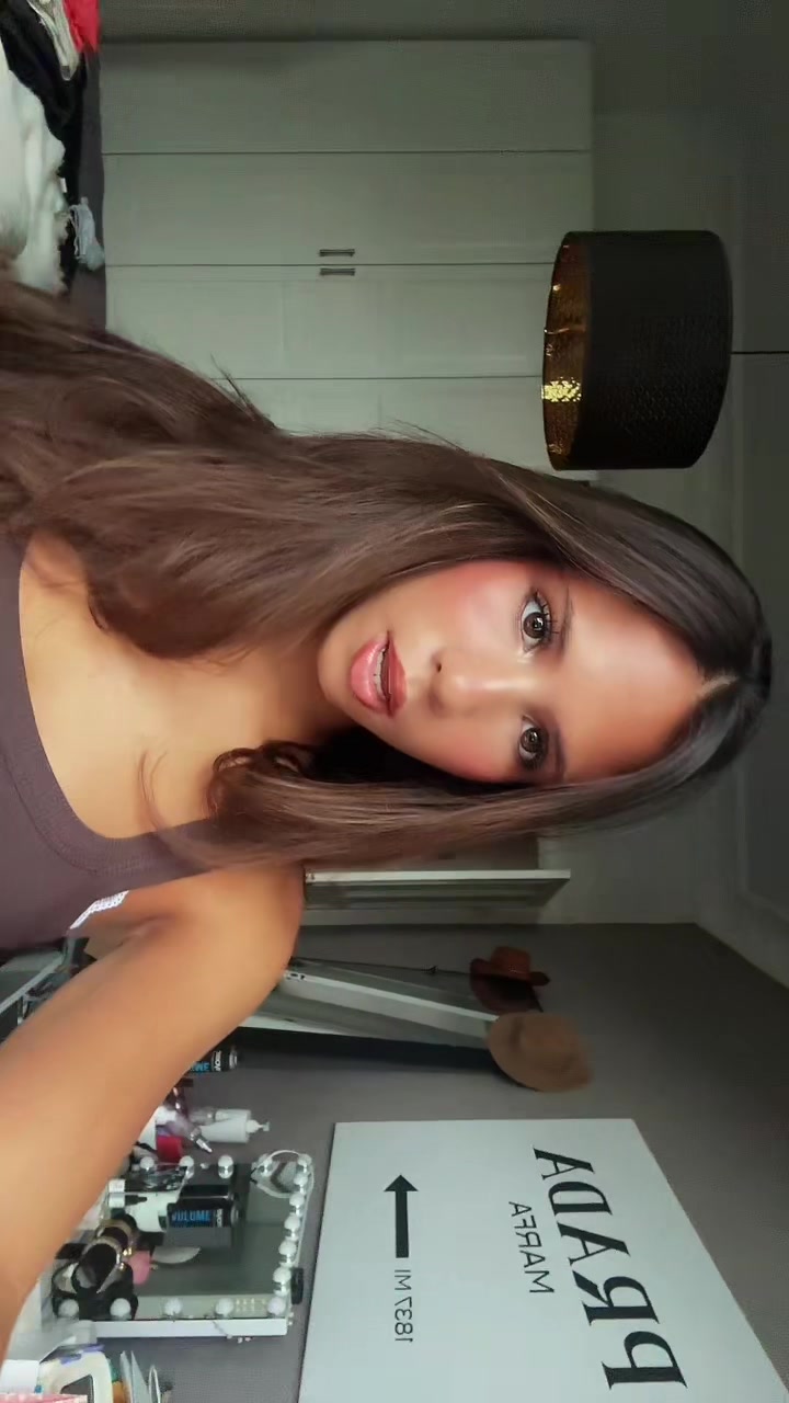 @Luna