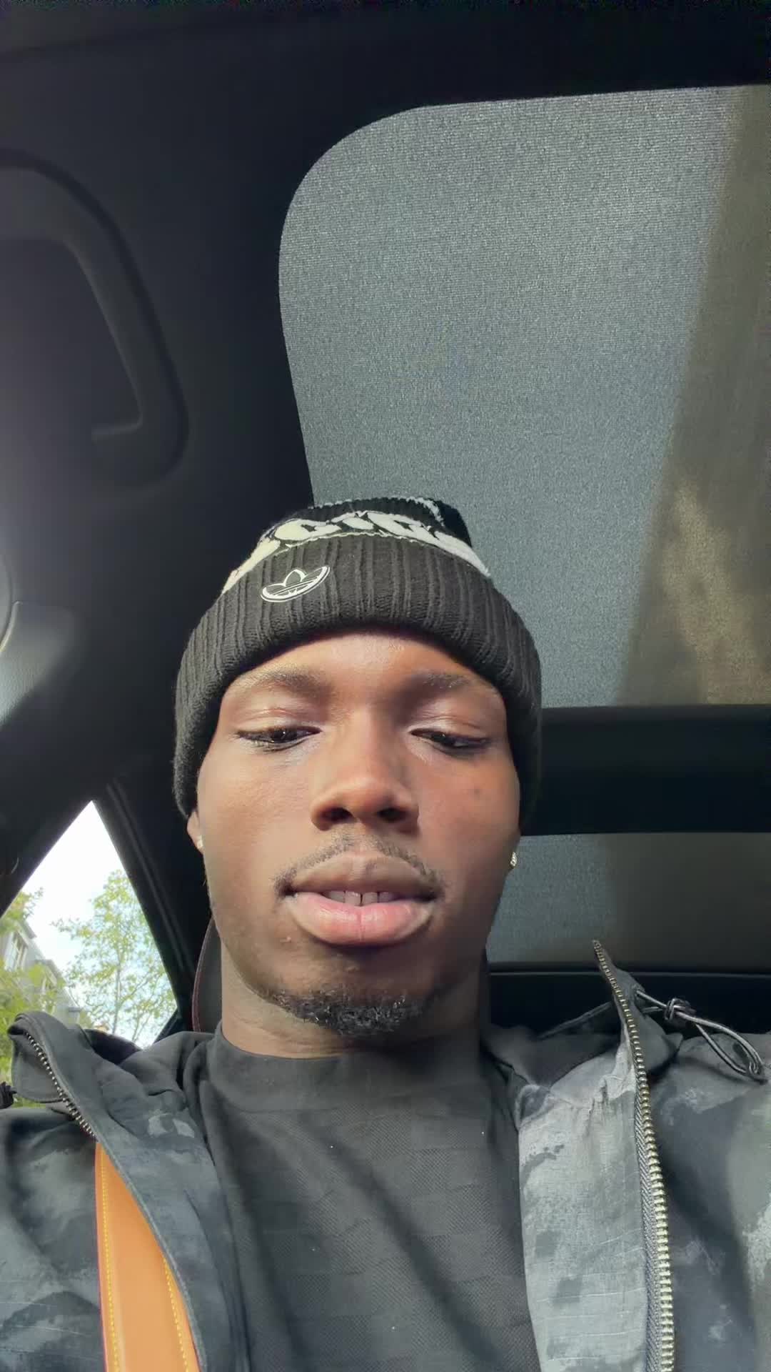 @LaMano🚫🦵🏾