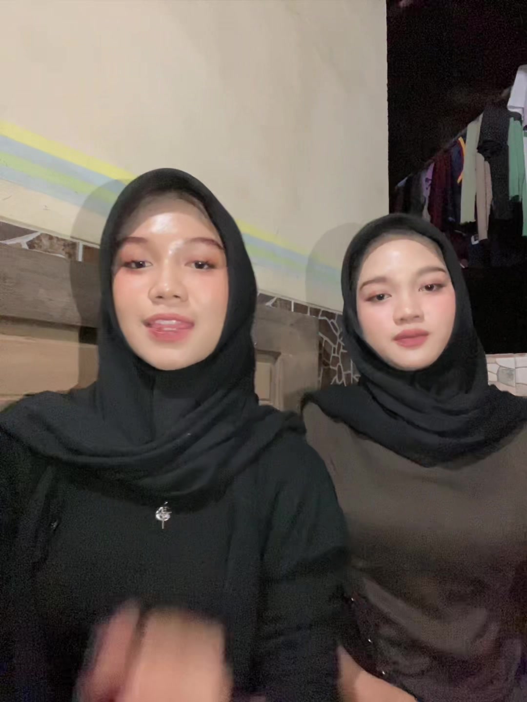 @𝐚𝐧𝐢𝐬