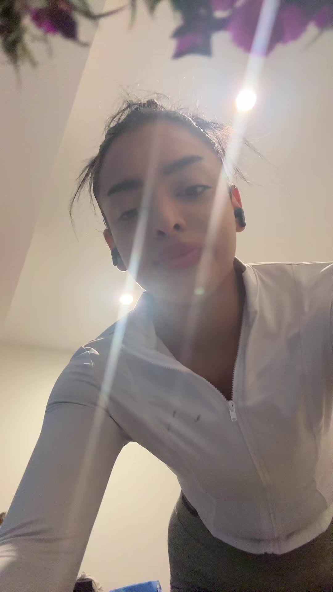 @Jazminburke