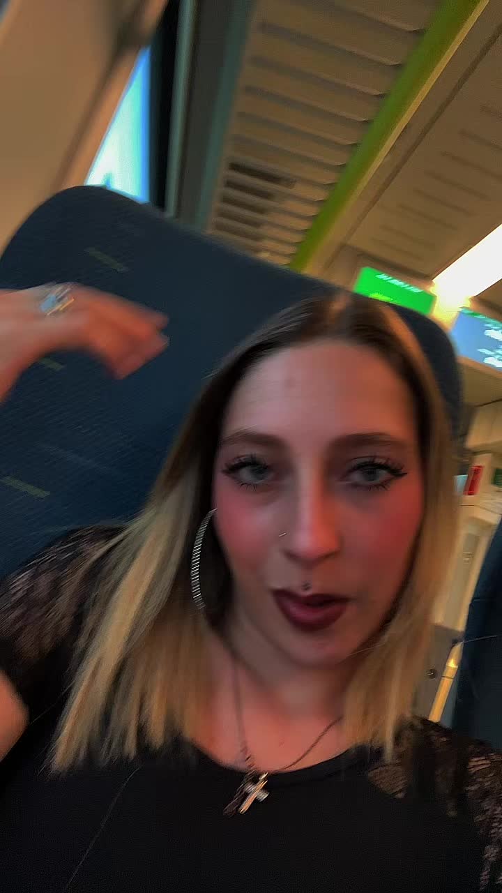 @Claudia🖤