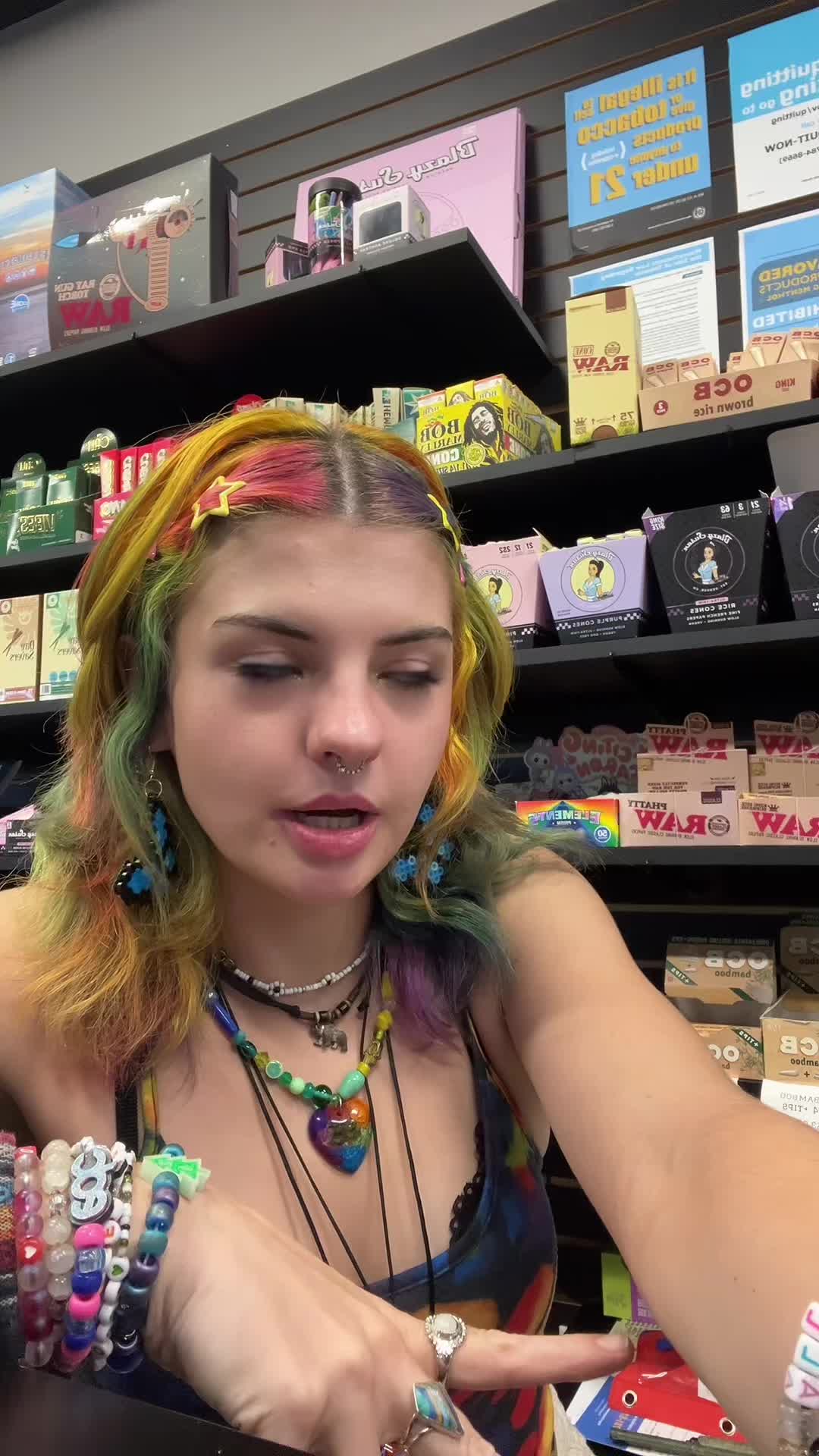 @Smokeshopgirl🍄🪩