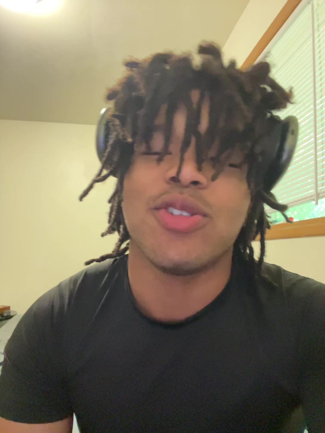 @🕴️