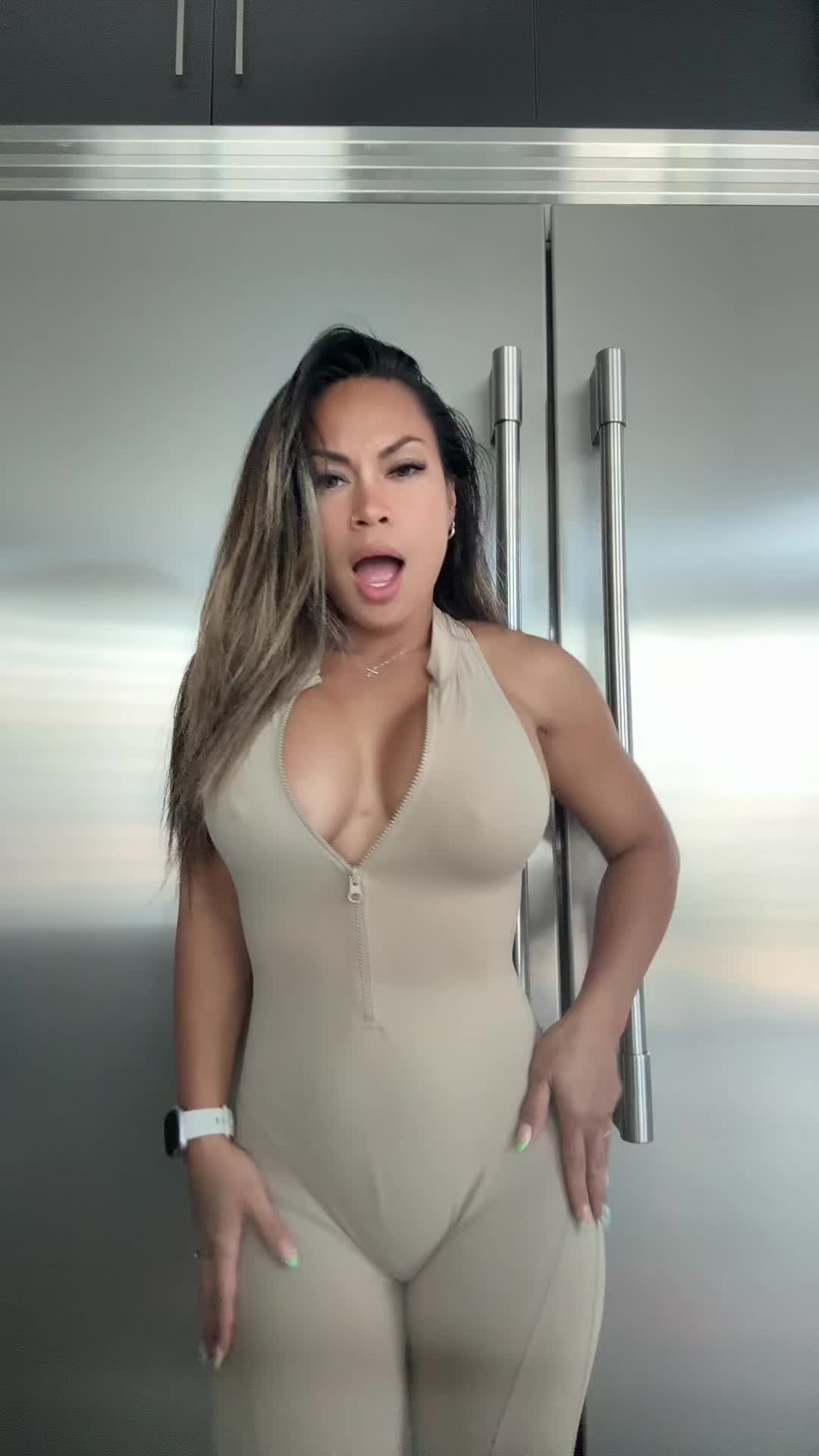 @Queeny.Allure