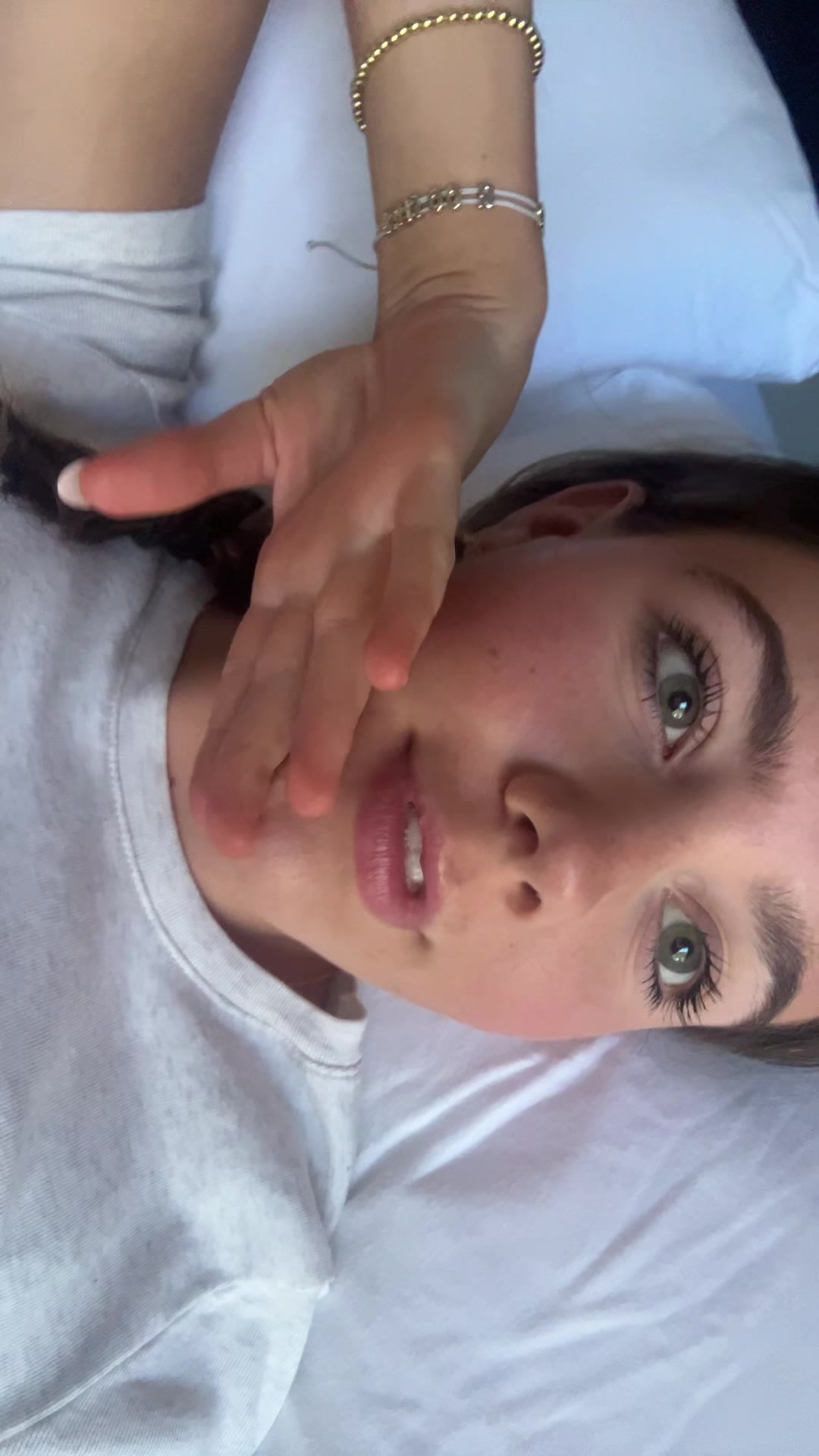 @BECCA🌸✨