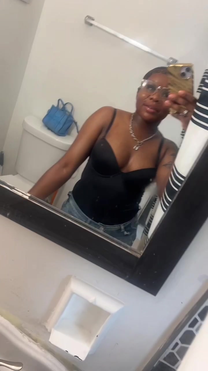 @Just a girl 🎀