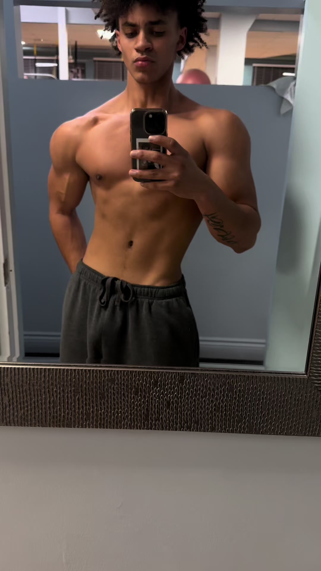 @d