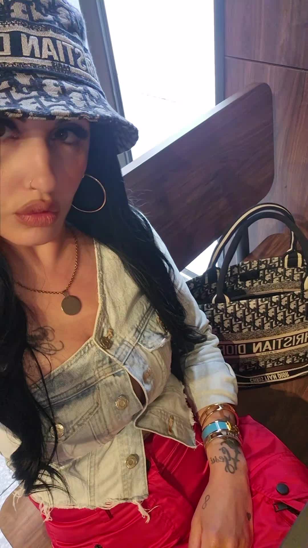 @Desir&egrave;e Ragusa