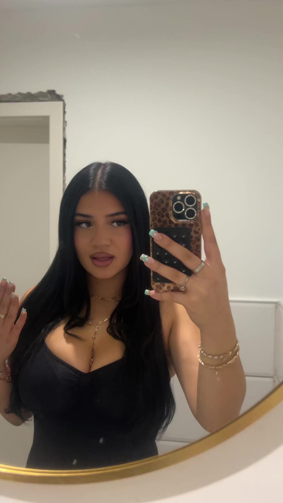 @leyla