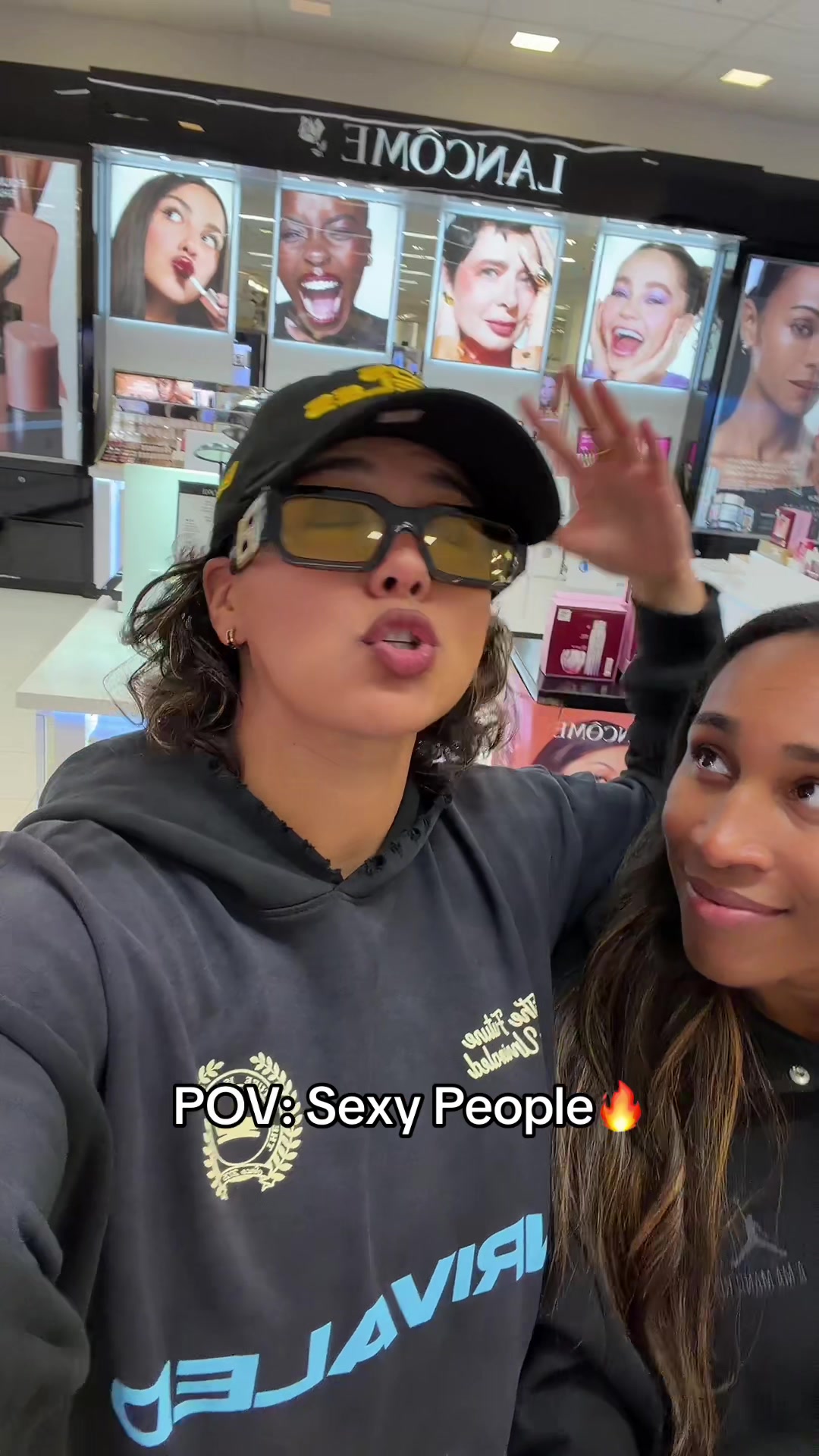 @ELENA🧡