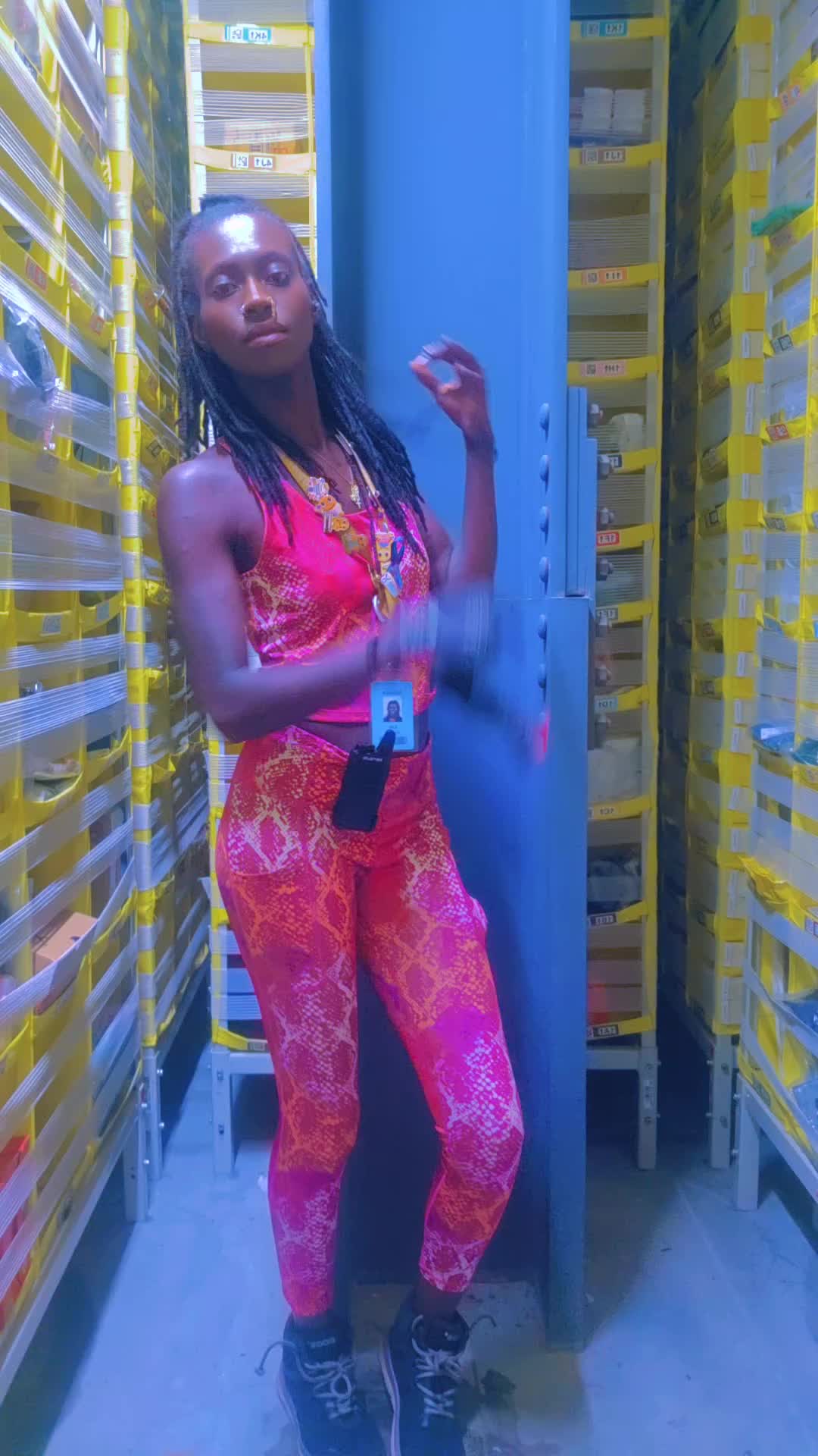 @laady.lay_