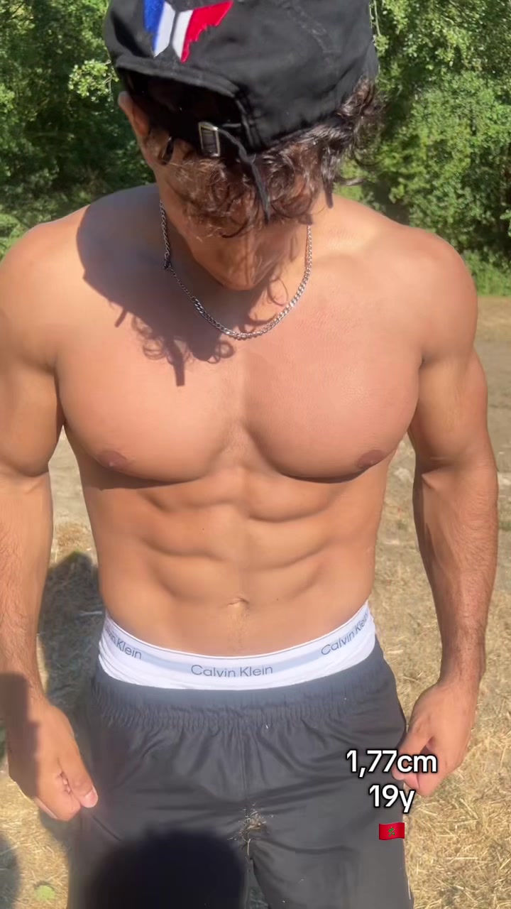 @BSharkkk