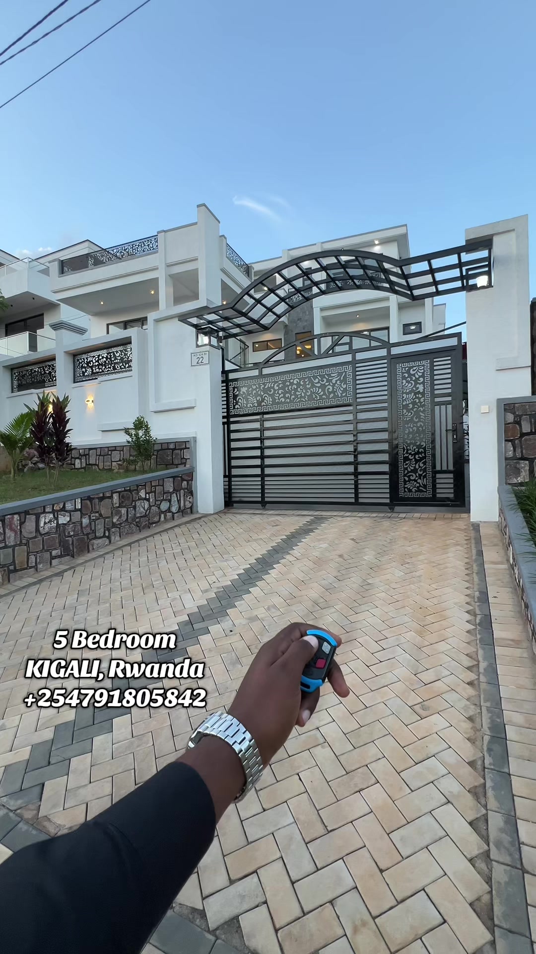 @chrisurbanrealty