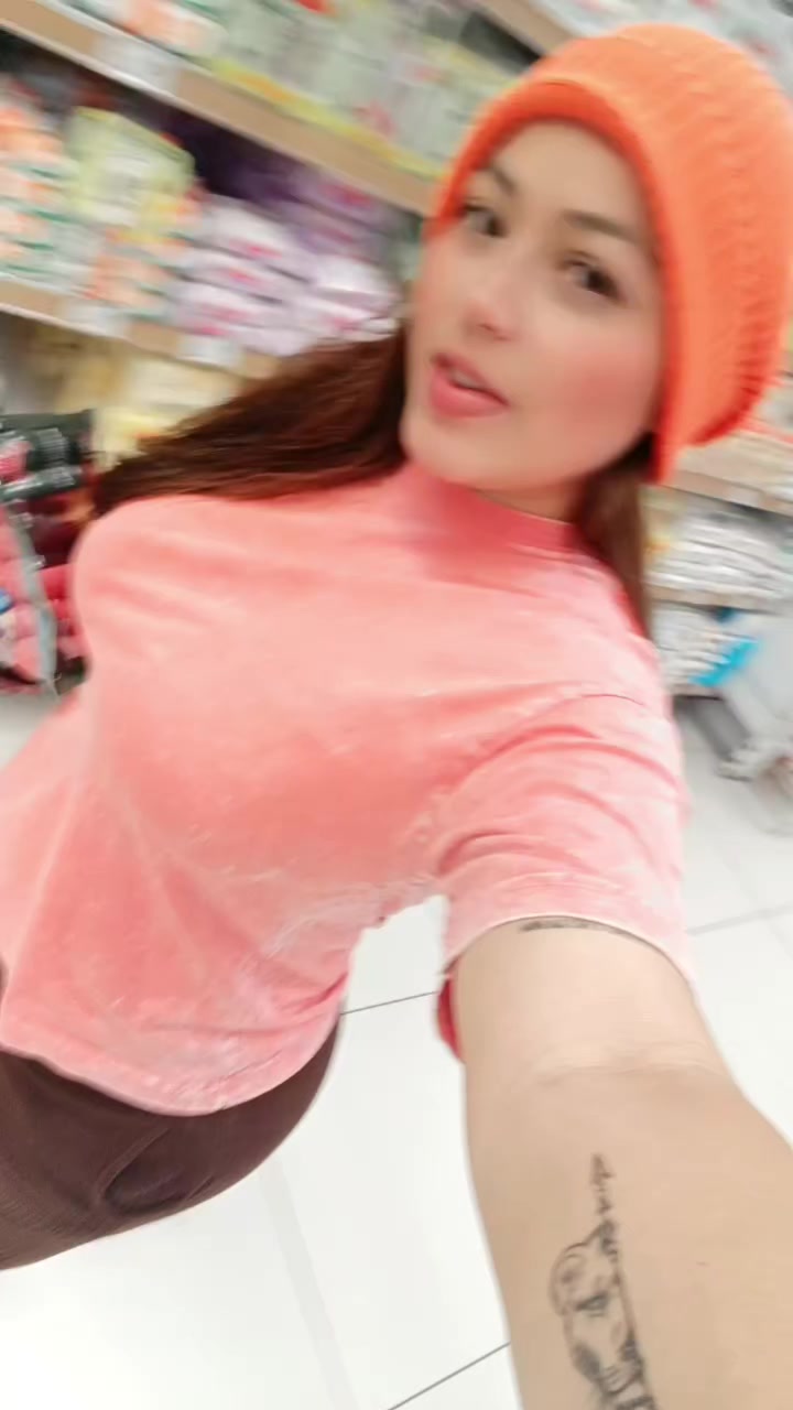 @ANILU🥰