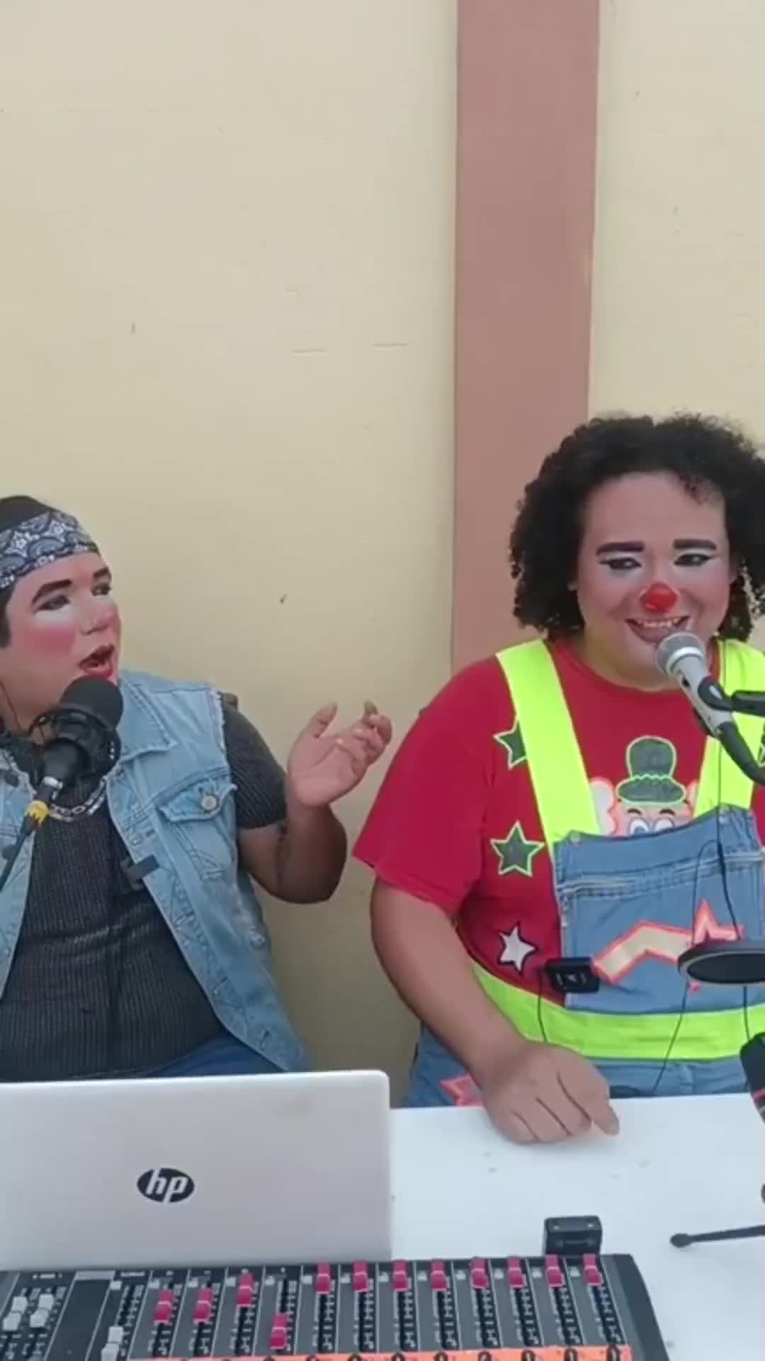 @hijos de su rep&uacute;blica payasa
