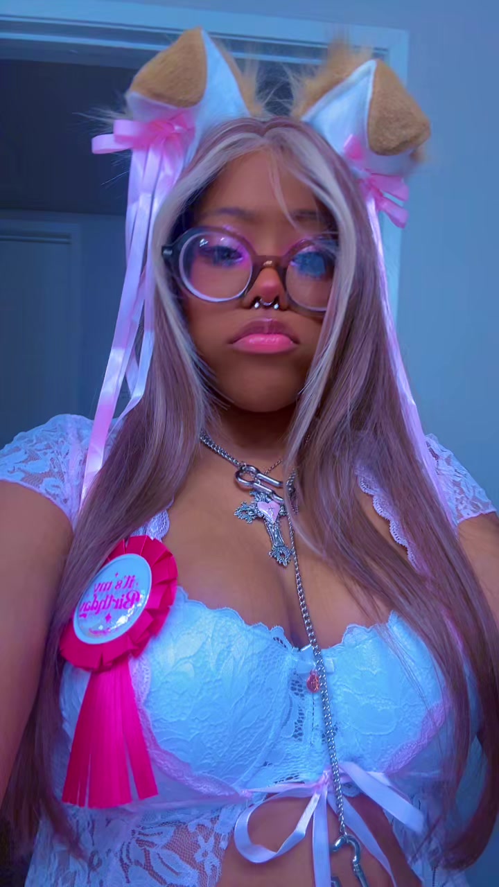 @AestheticallyCRY