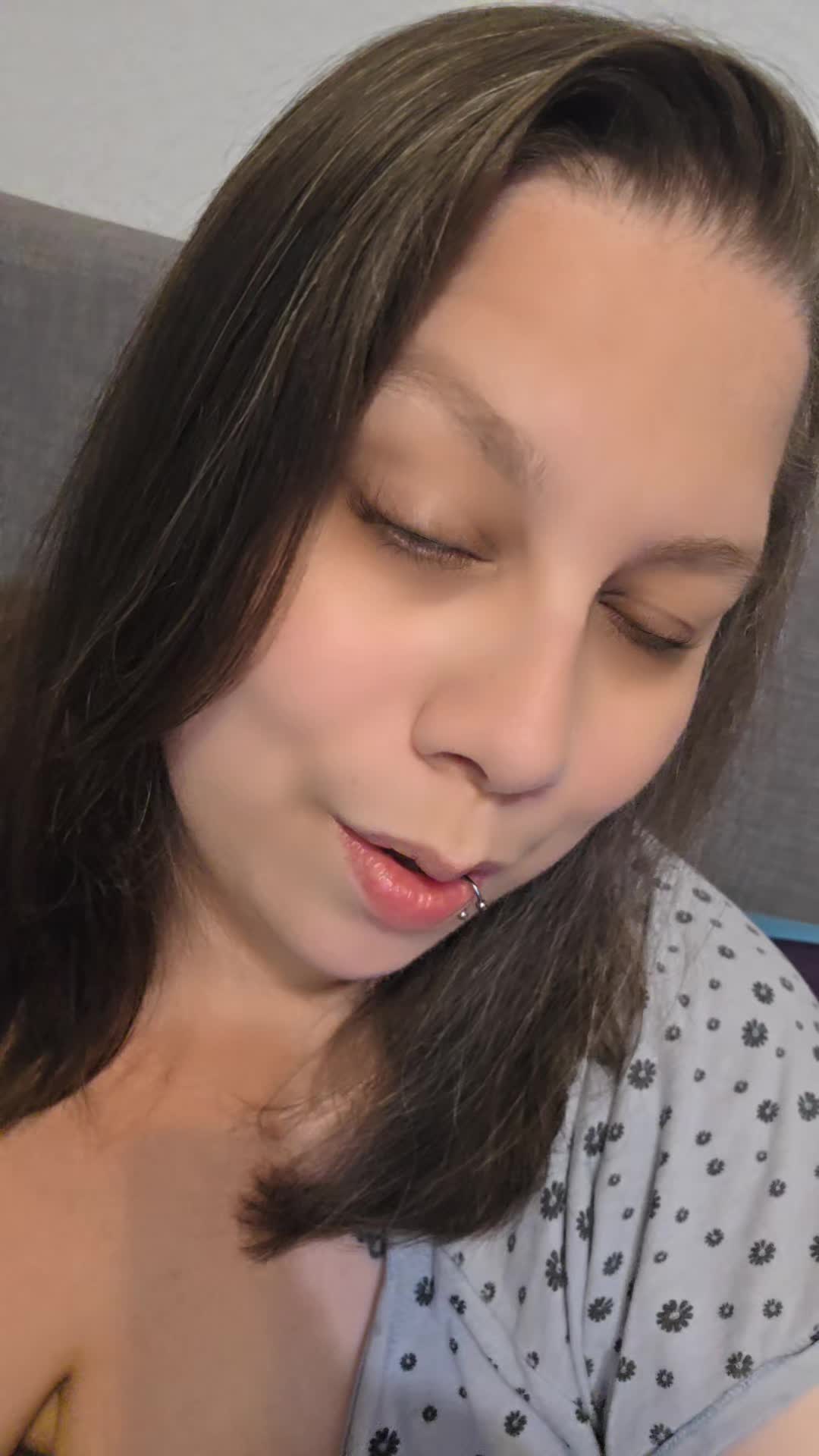 @Xx2fachmama34xX