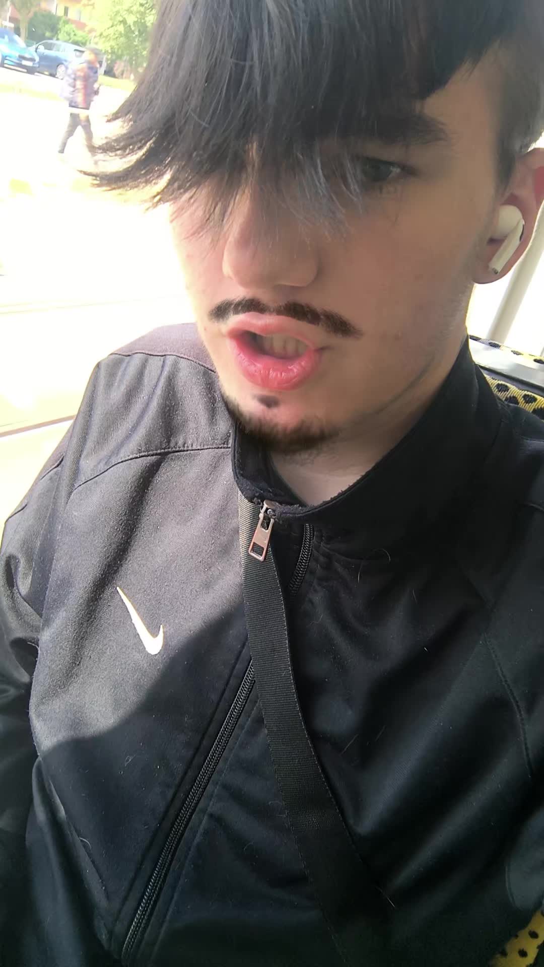 @🎱