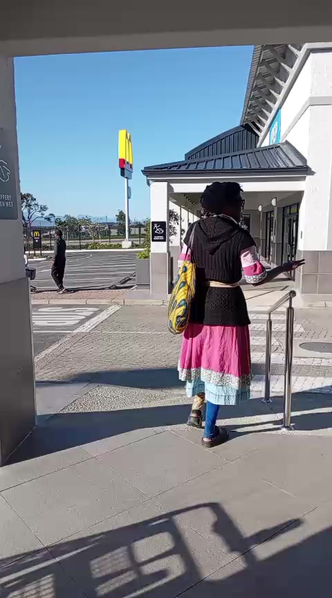@Nqanqa