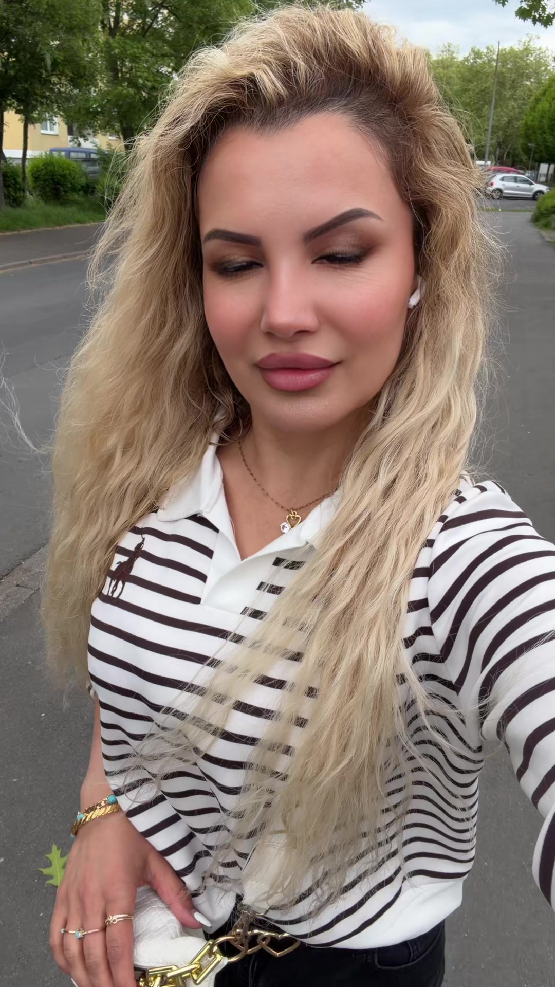 @Emoş💗