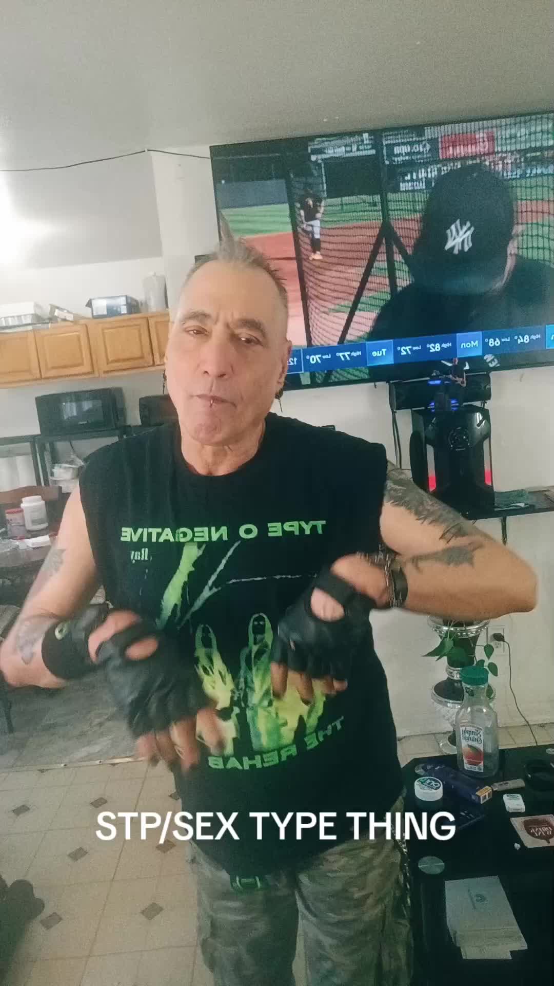 @FREAK ON A LEASH 6969