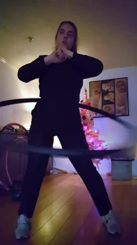 @StephanieHulahoop💃