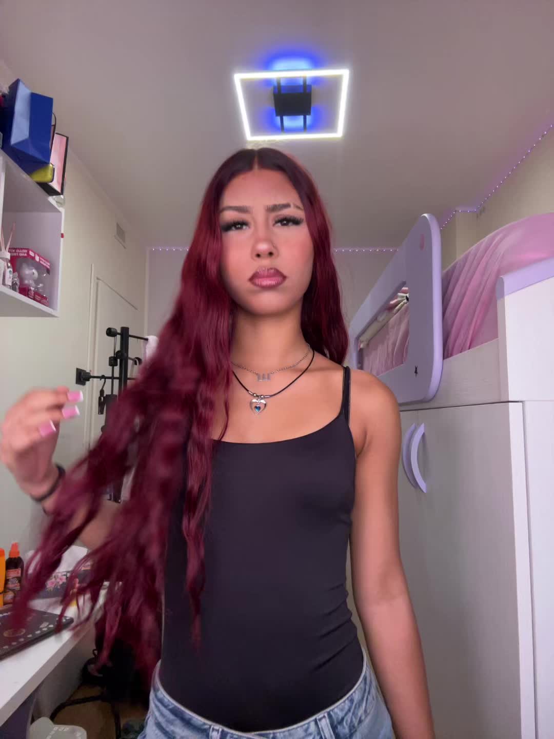 @👹