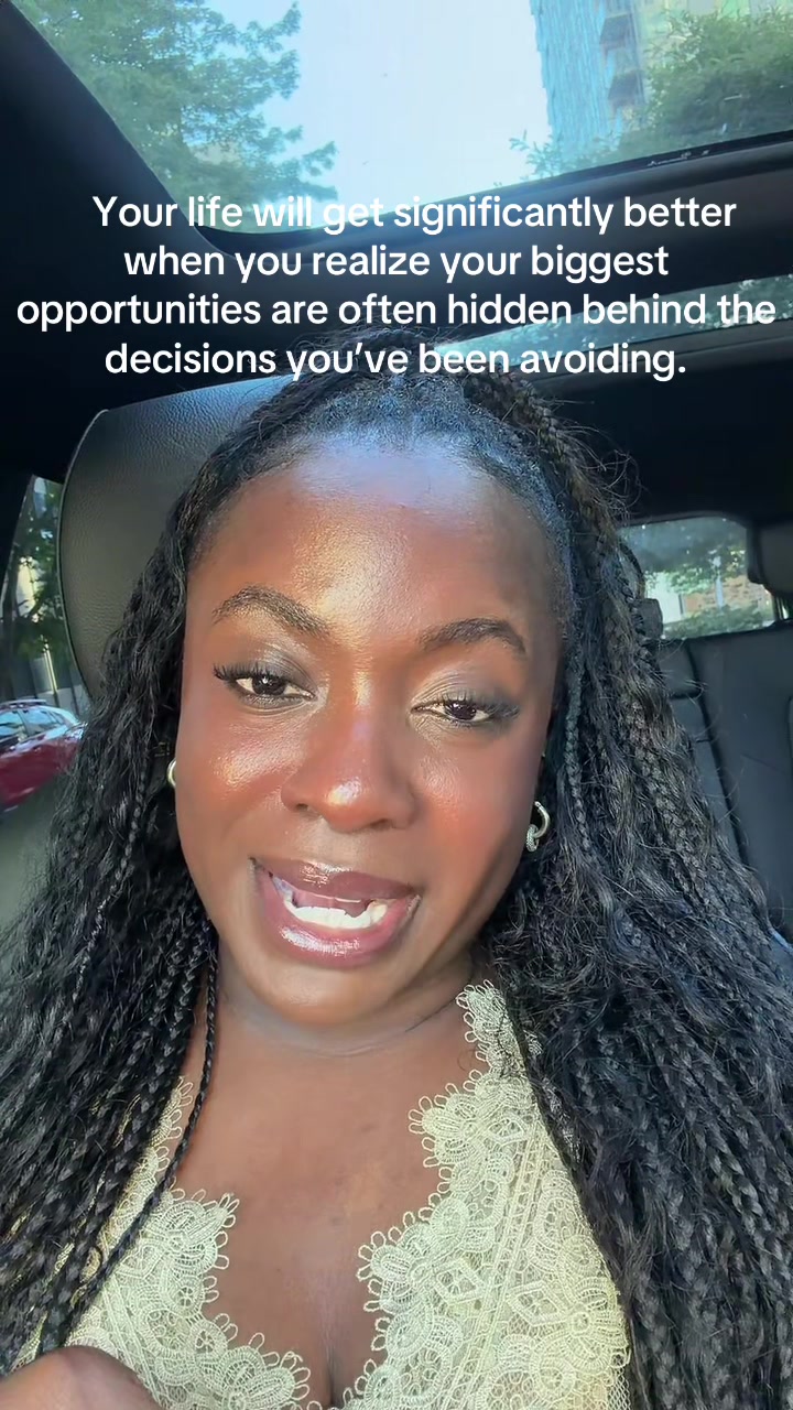 @Akosua