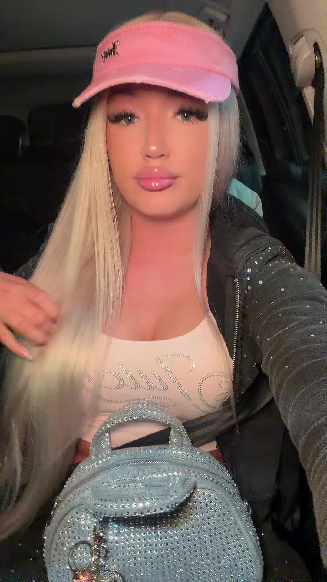 @livalyena