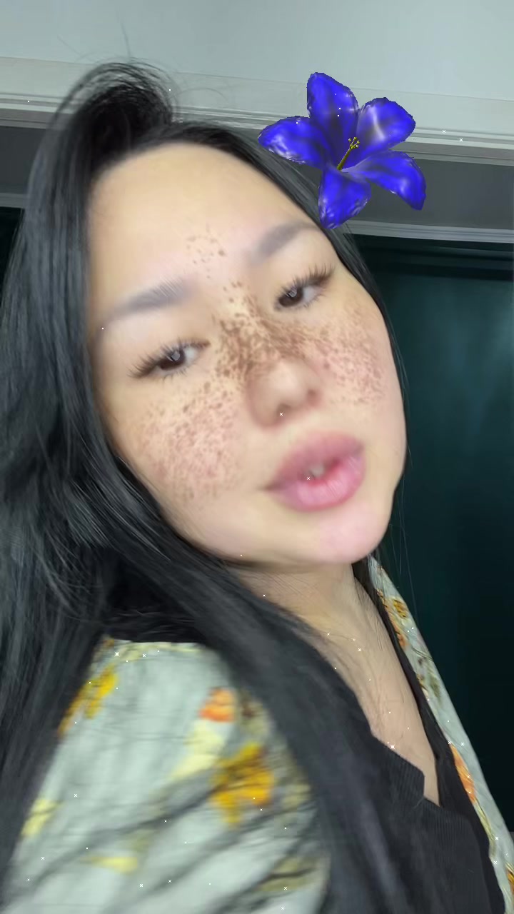 @Demi