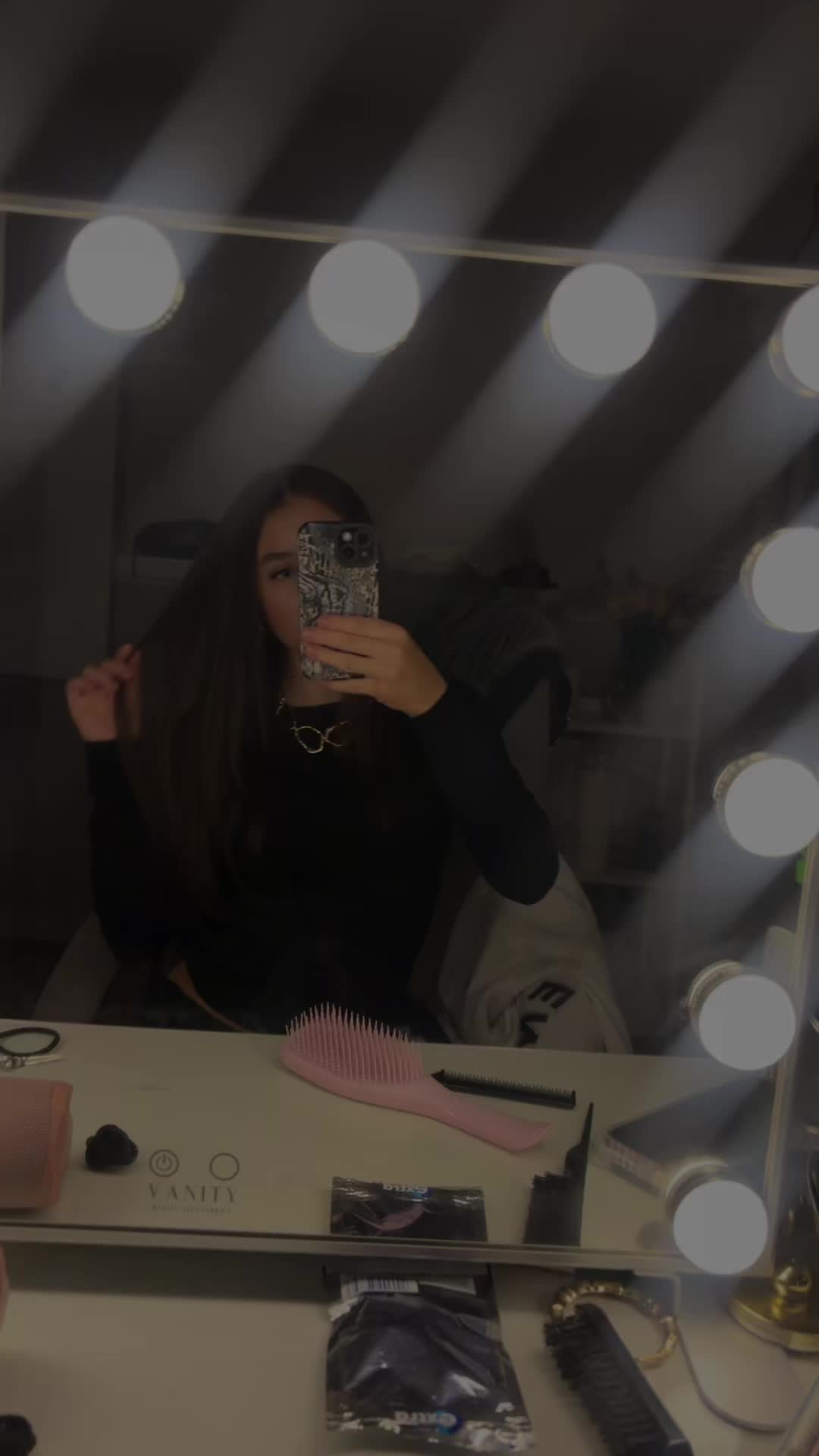 @Zuzaꨄ