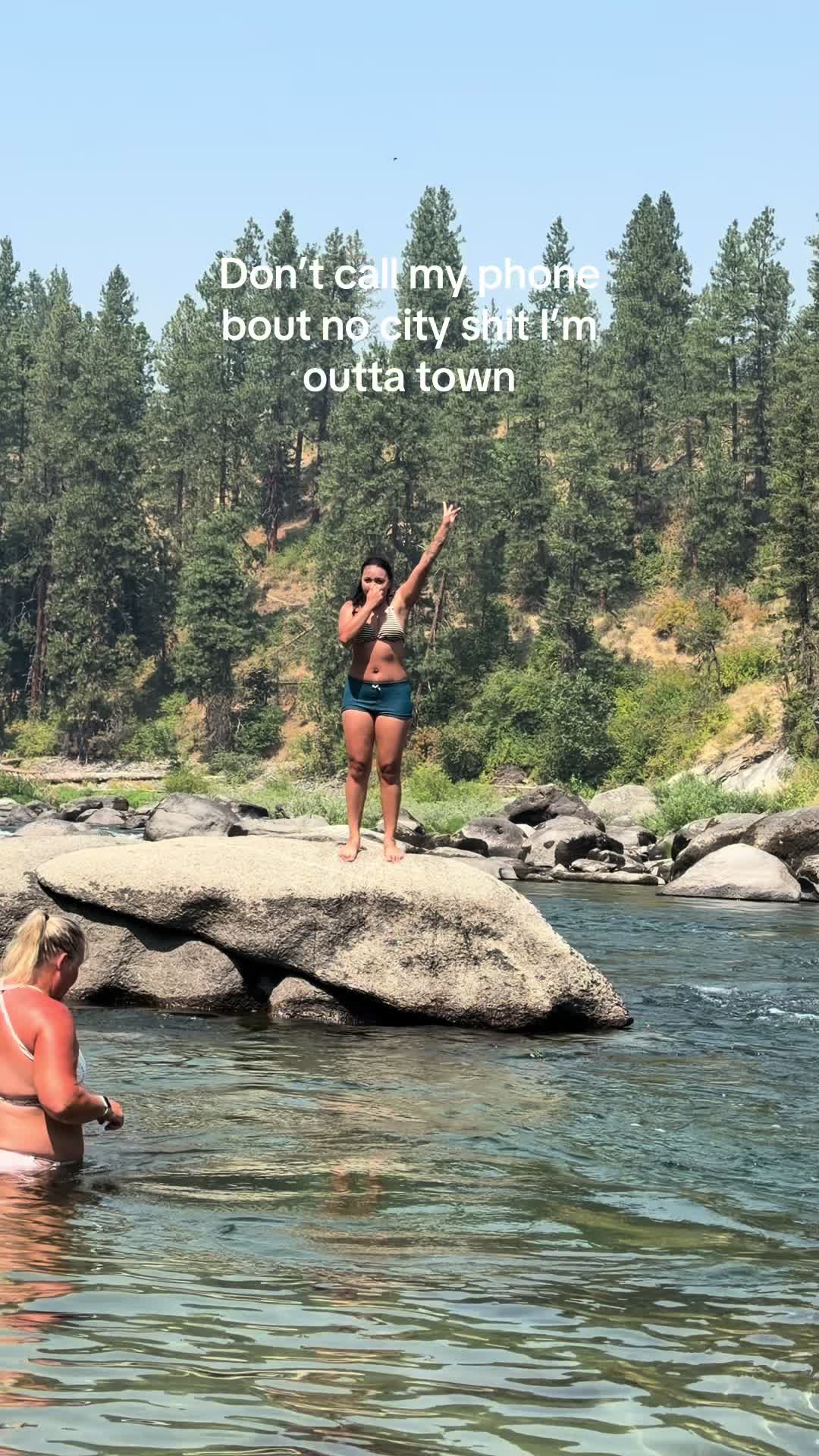 @Izellah