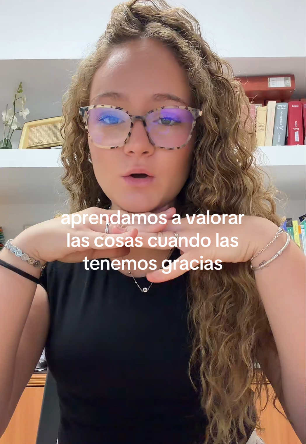 @laruuiz_