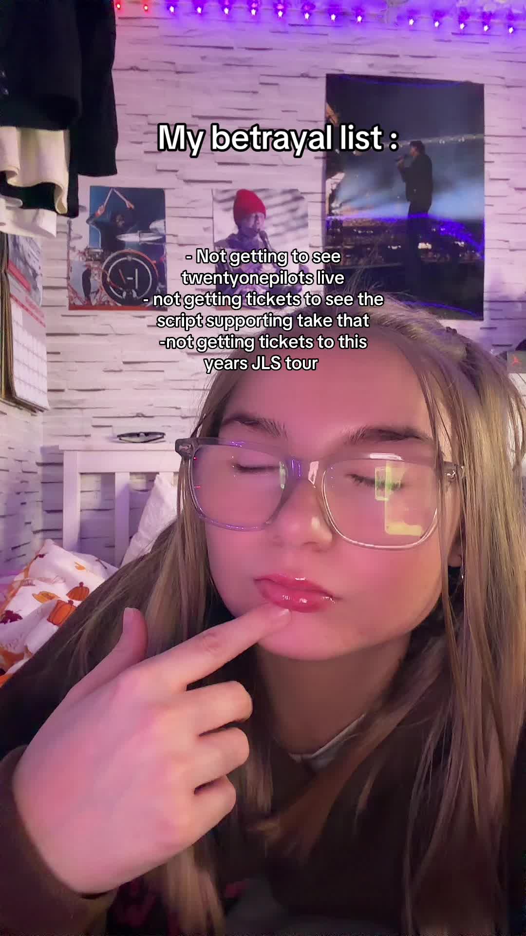 @tee