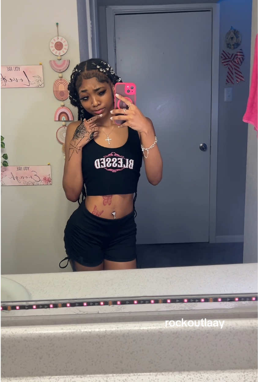 @rockoutlaay