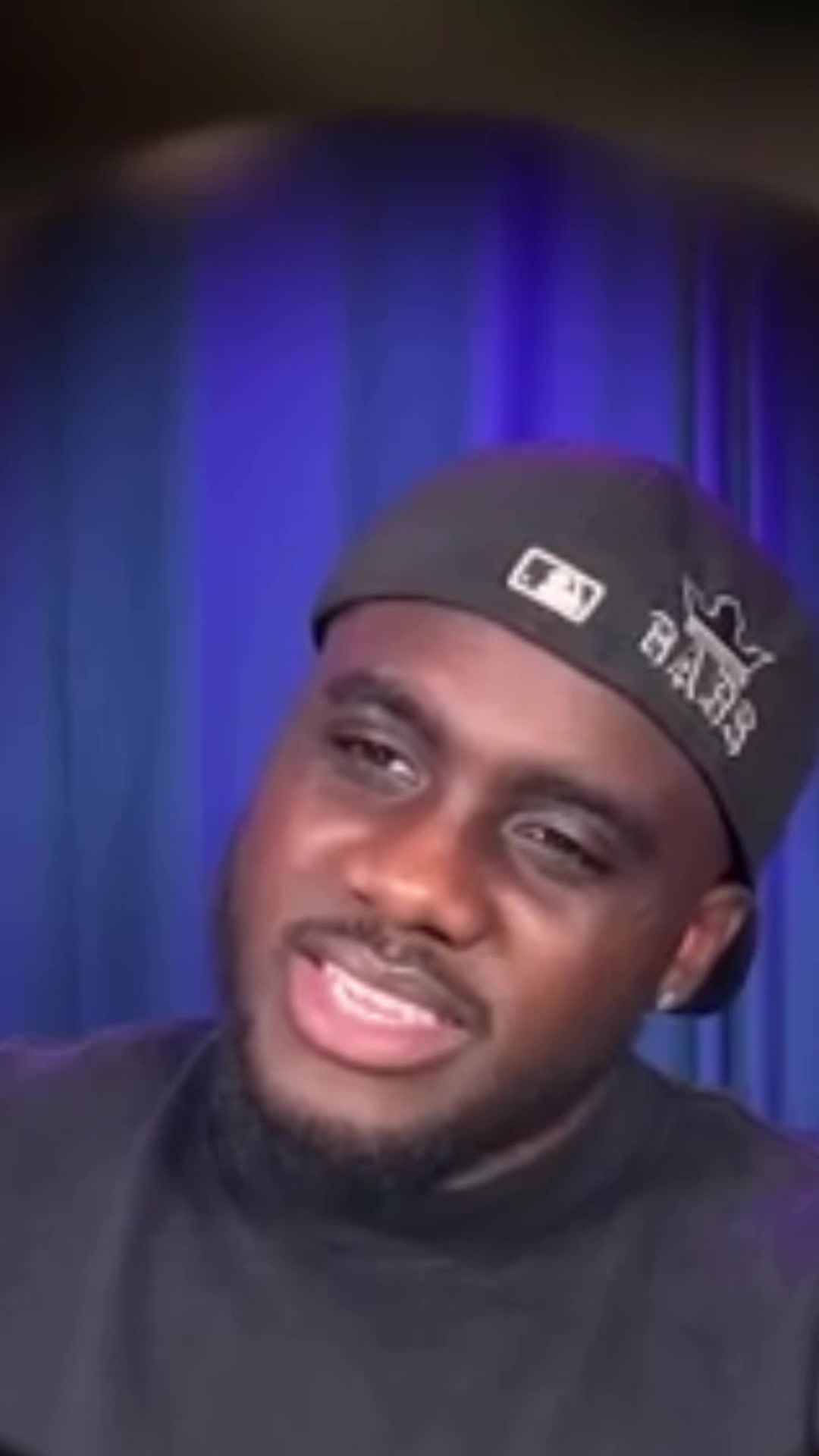 @Akinreacts