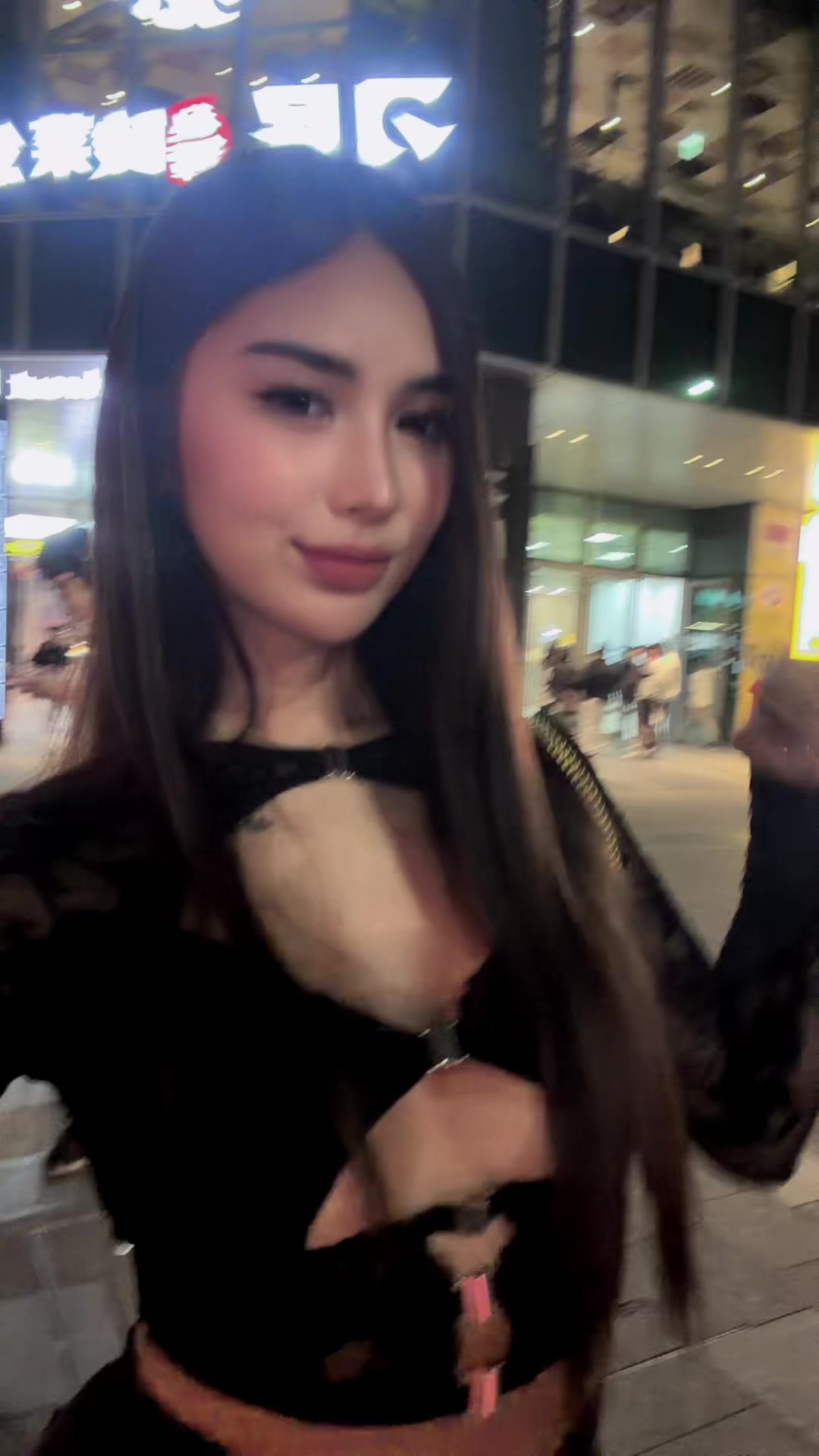 @Shania
