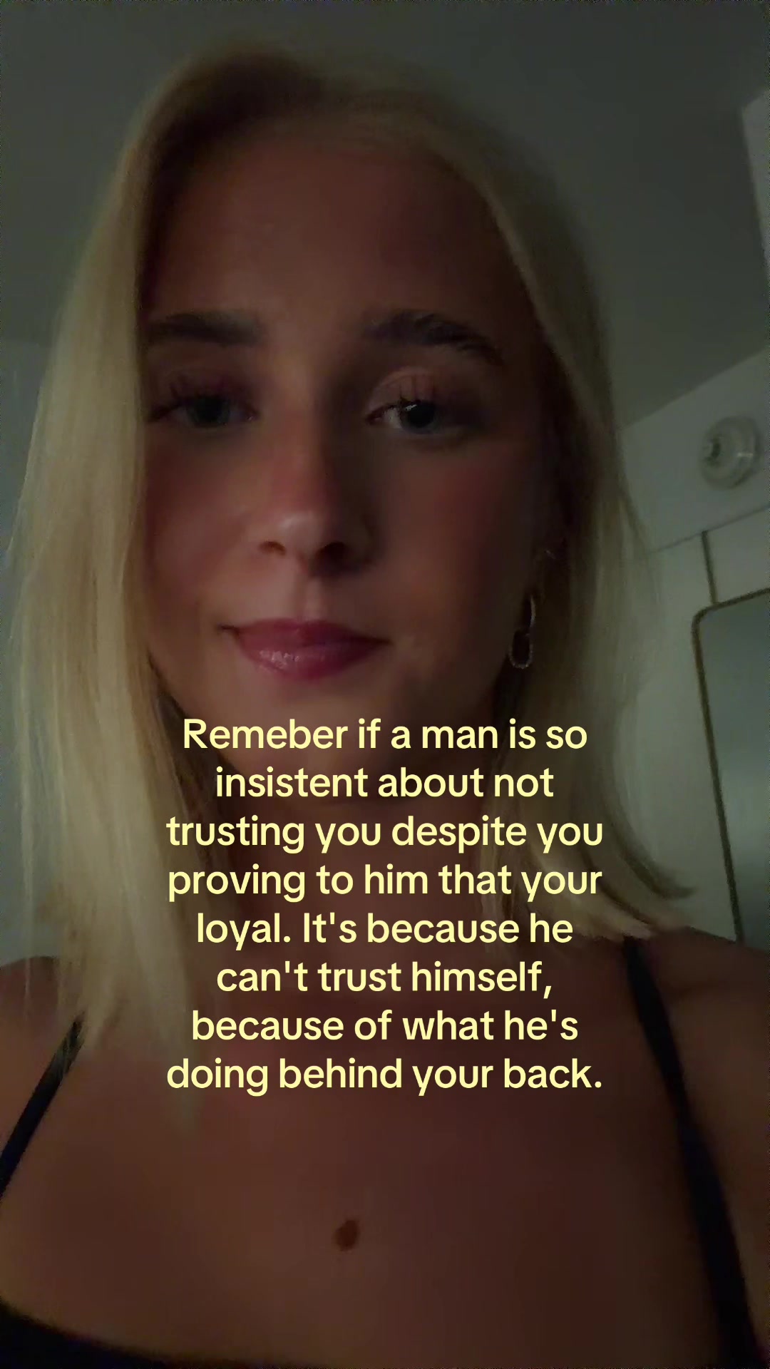 @theelliebarker