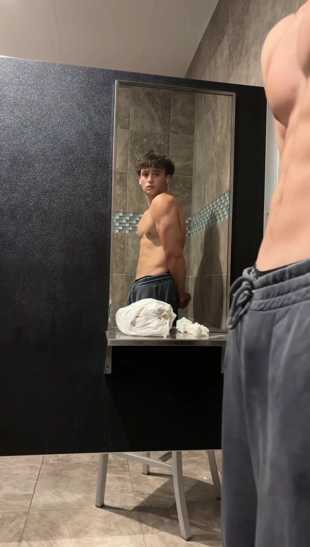@anthonygach0