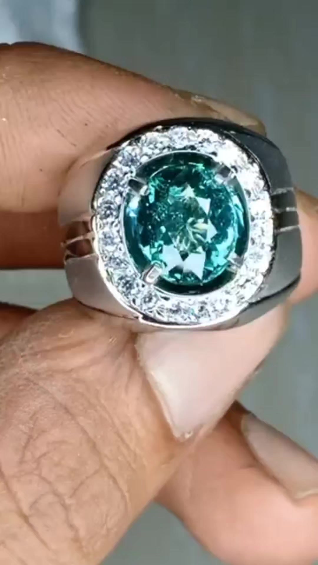 @uzzy gemstone